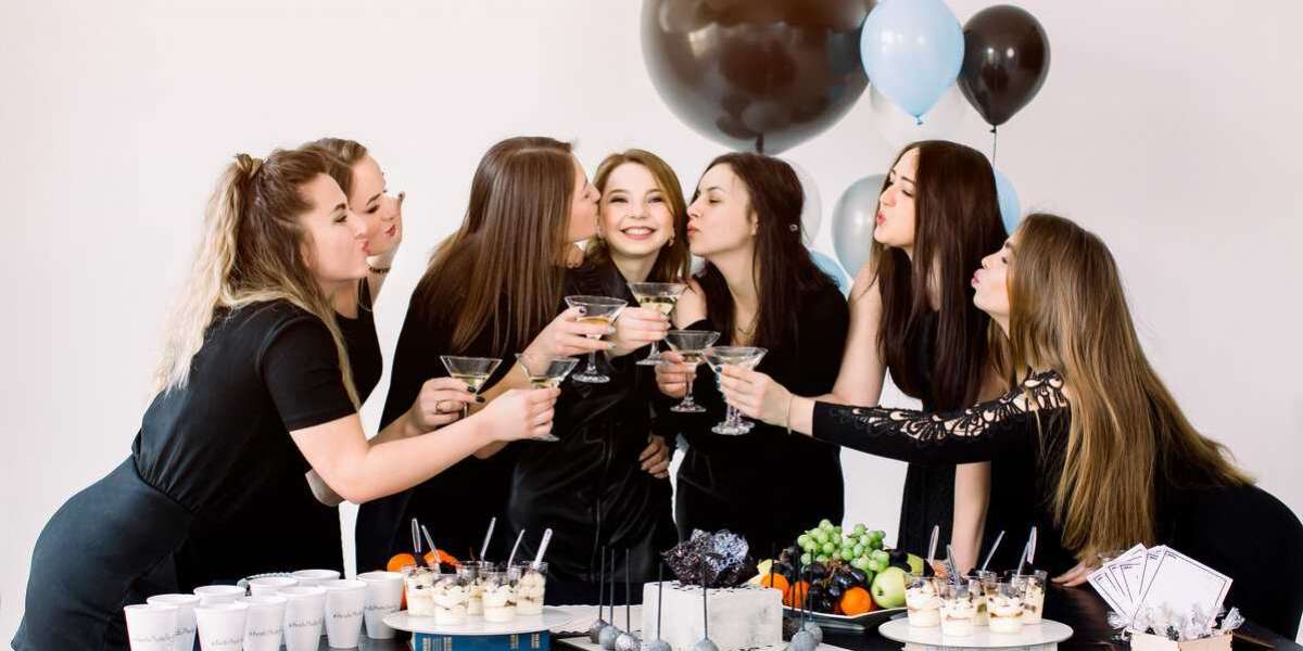 The Sudden Joys of Nightlife: Discovering Opportunities with Misooda